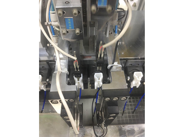 汽车连接器测试